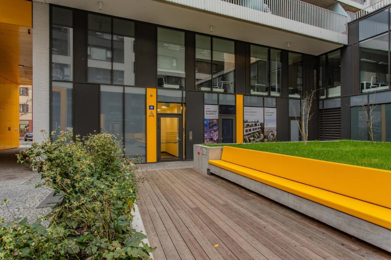 Spacious Terrace Apartment With Free Private Parking Prága Kültér fotó