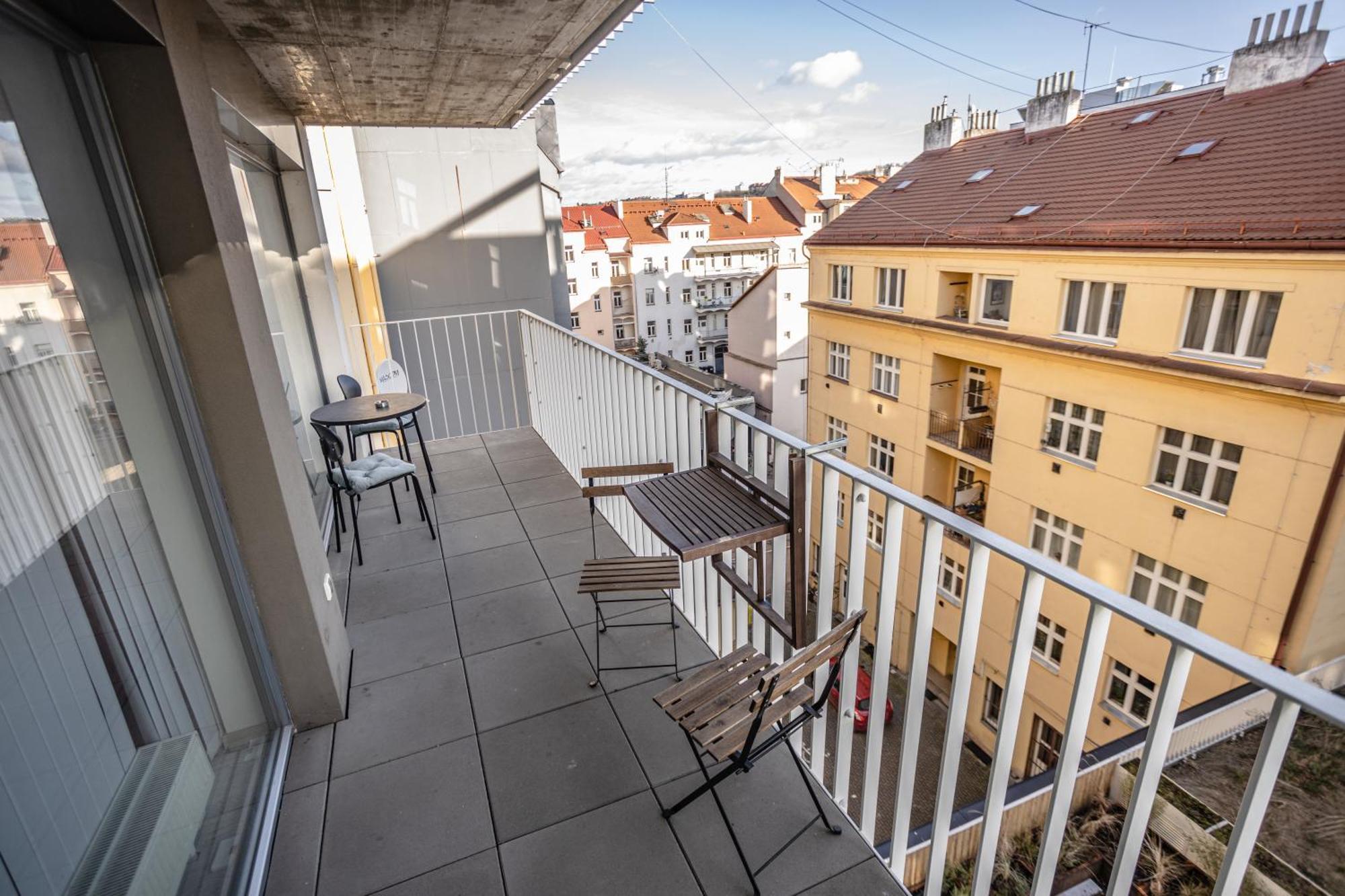 Spacious Terrace Apartment With Free Private Parking Prága Kültér fotó